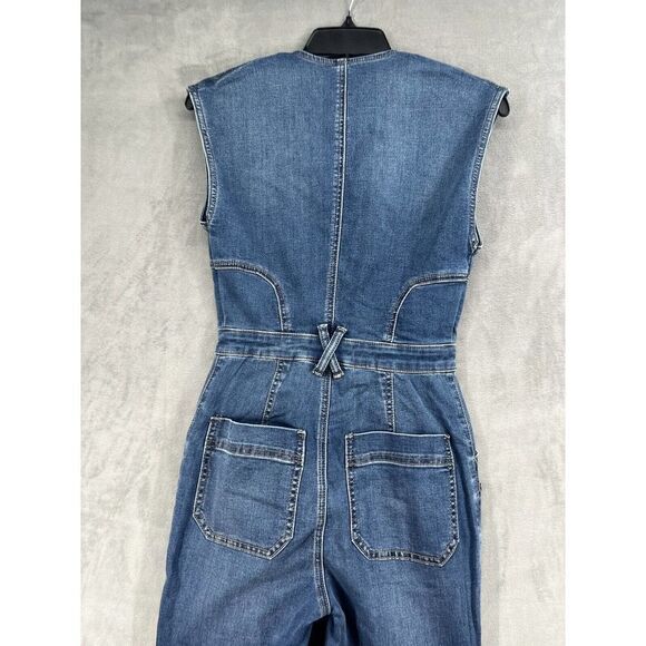 New Free People CRVY Hyde Park Jumpsuit Size 6 V-neck Flare Leg Denim Jumpsuit - Picture 7 of 8